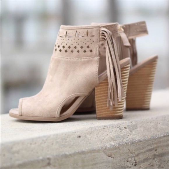 Cream Chic Peep Toe Boho Fringe Ankle Booties - Picture 6 of 8